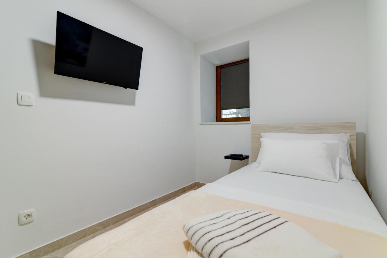 Rote Zora Apartment Senj  Exterior photo
